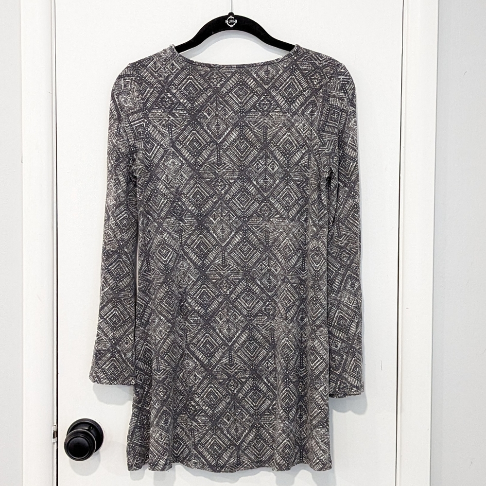 Others Follow Patterned Top - Picture 2 of 7
